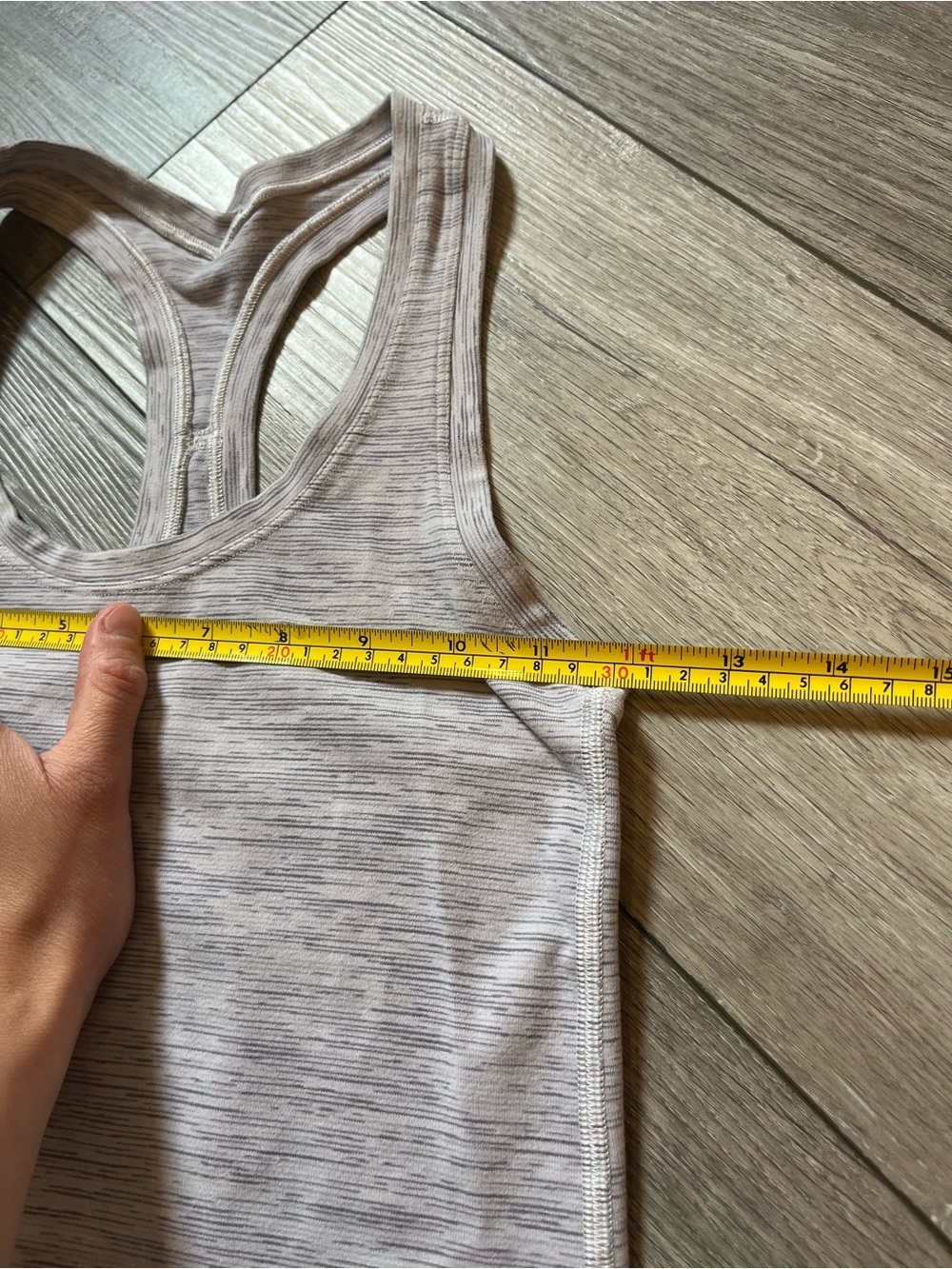 Lululemon Gray /White Compression Tank Top Razor Back Size 4 - Picture 5 of 5